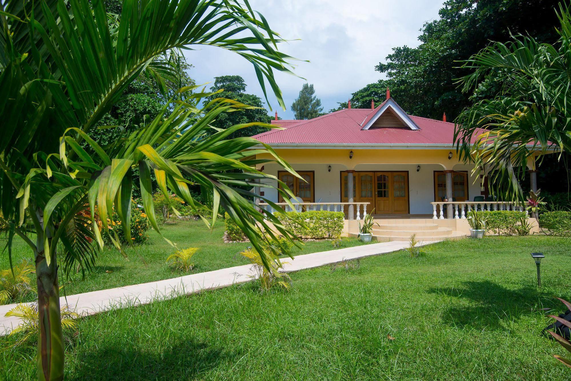 Zerof Self Catering Apartments Isola di Isola di La Digue Esterno foto